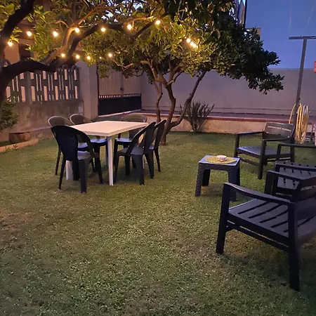 Con Giardino E Parcheggio Privato Musci